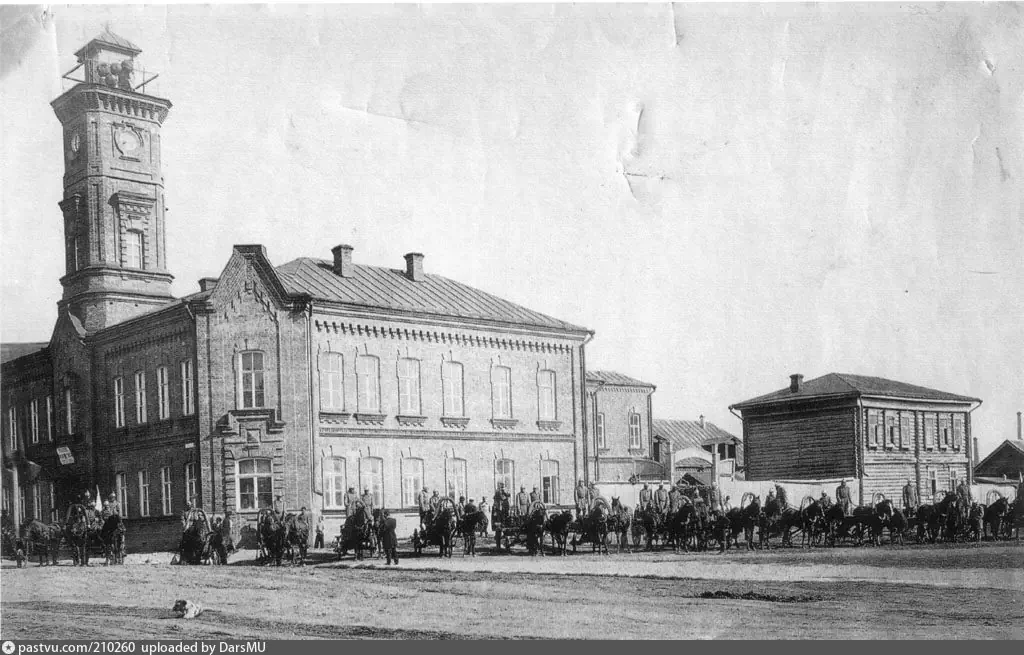 Уфа, улица Большая Казанская (Октябрьской революции), пожарная часть, 1880-1910 гг. Уфа, улица Большая Казанская (Октябрьской революции), пожарная часть, 1880-1910 гг.